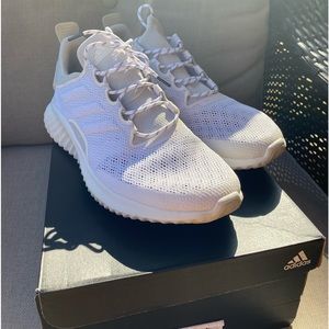 Mens Adidas alpha bounce 3 tennis shoes